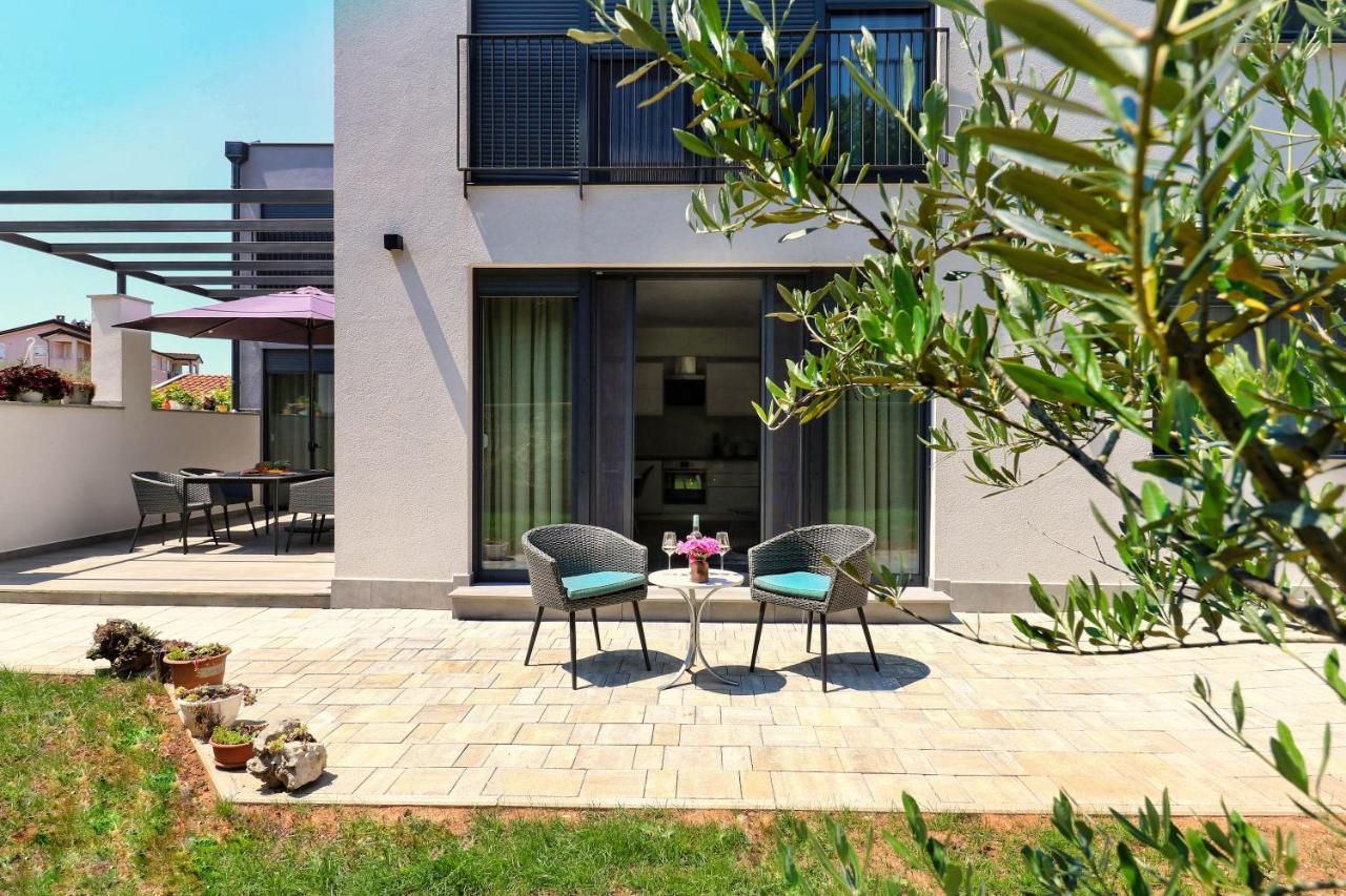 Papillon I Dolce Vita Tar-Vabriga Buitenkant foto